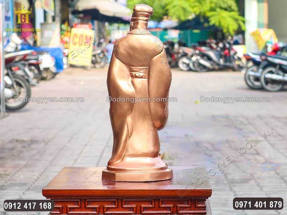 H&igrave;nh ảnh ph&iacute;a sau của vật phẩm